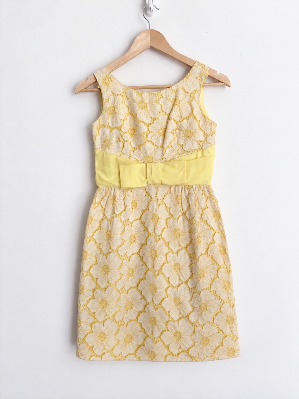Vintage 1960s Yellow Daisy Floral Bow Lace Overlay Dress